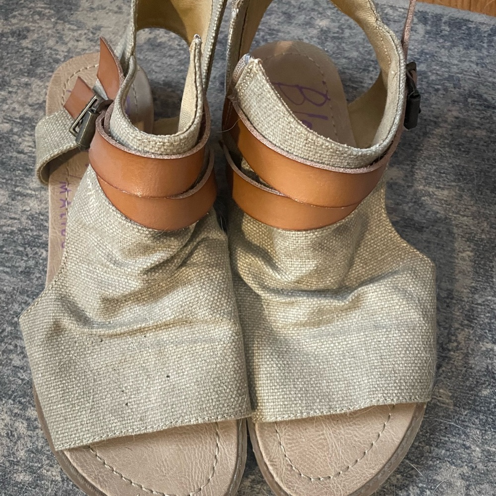Women's Tan and Cream Sandals